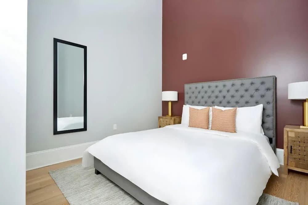 The Harlequin by AvantStay