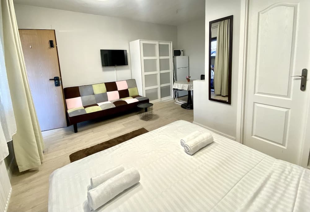 Downtown Victoria Studios By CityBookings