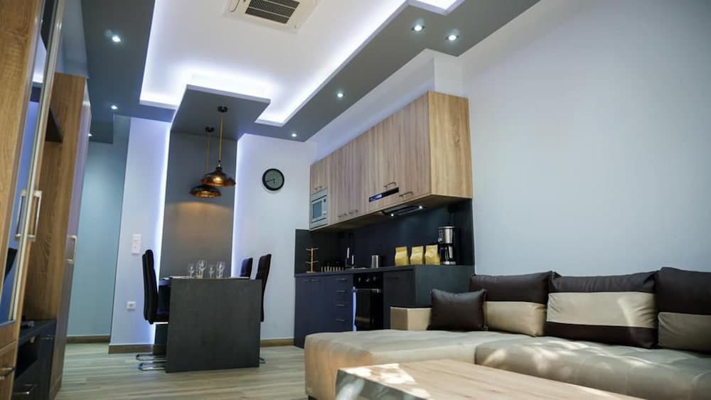 1 Bed Apartment - Sleeps 4 - Parking, Wifi