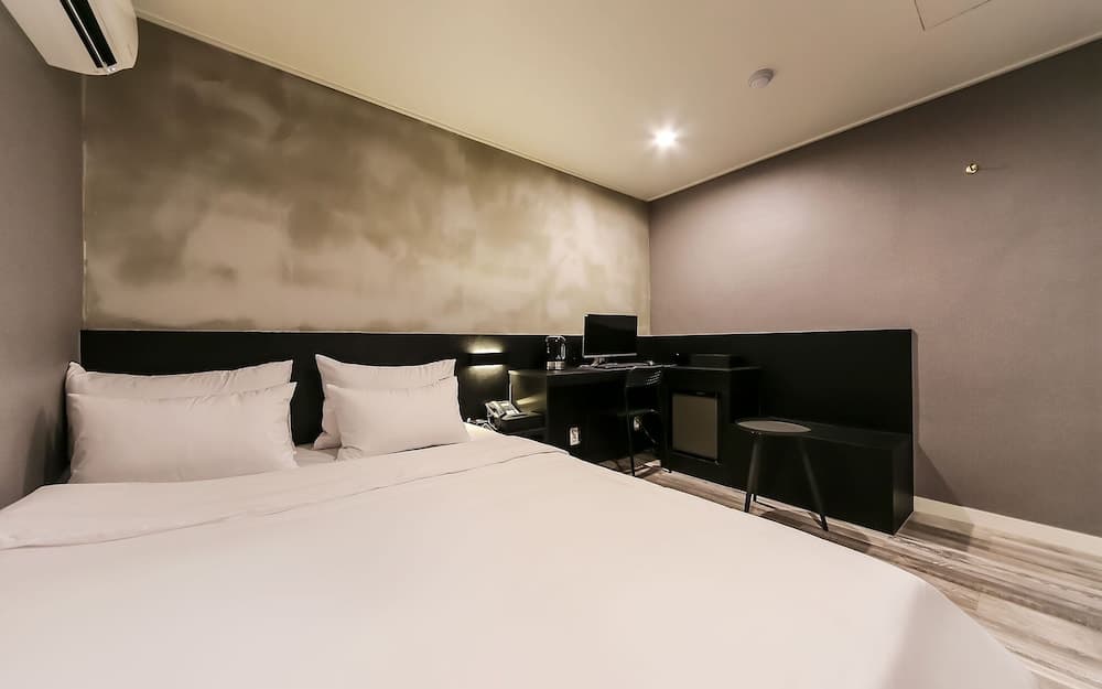 Changwon Jinhae Hotel Lrui