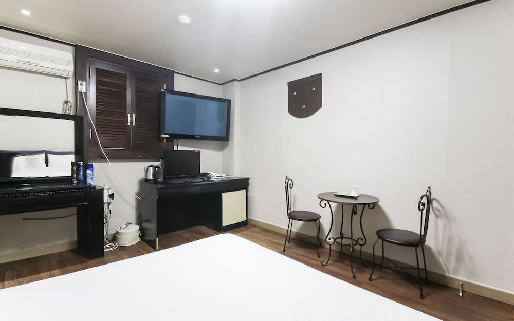 Gunsan B and B Hotel