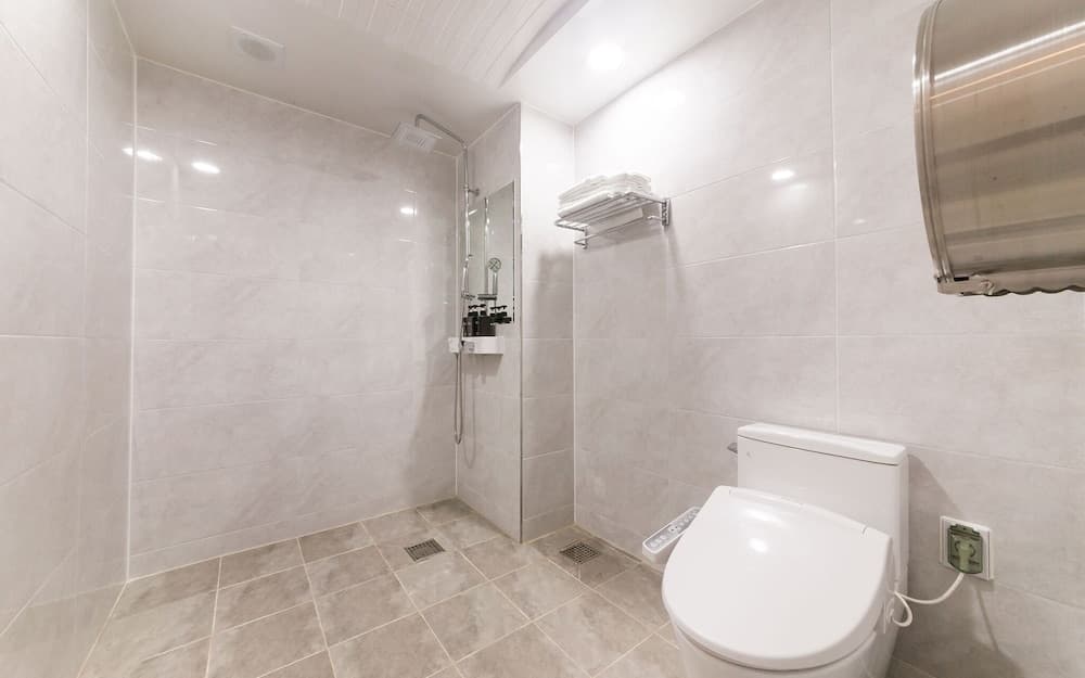 Oido Red Lighthouse Hotel