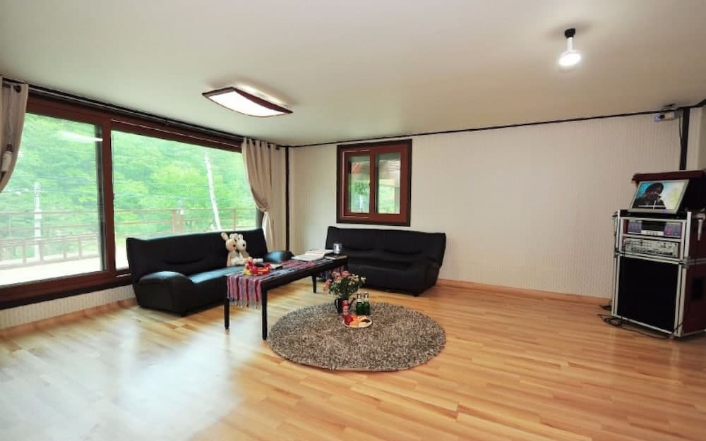 Yangyang Beopsusanjang Pension