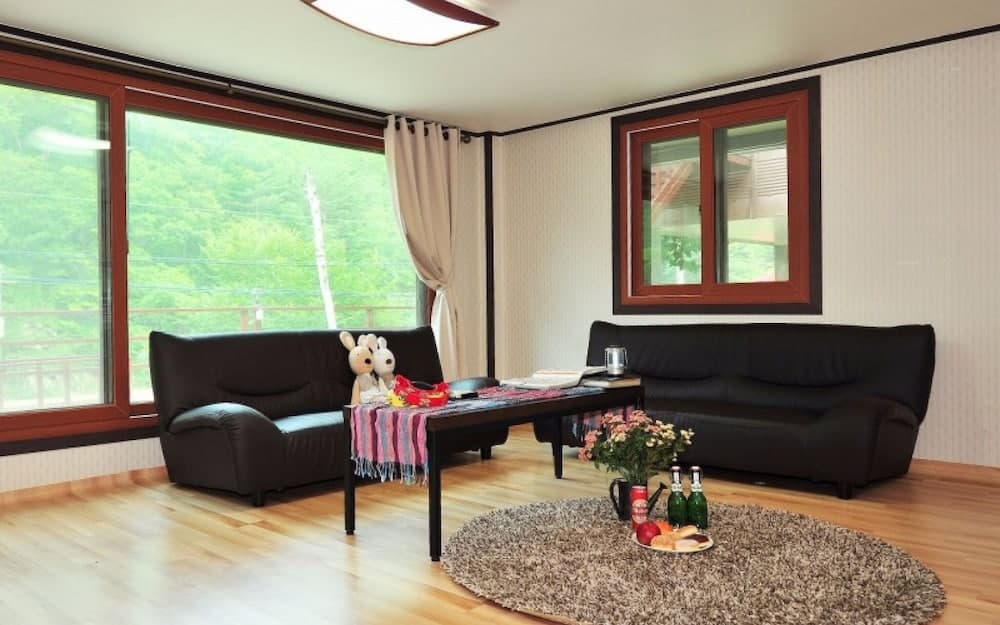 Yangyang Beopsusanjang Pension