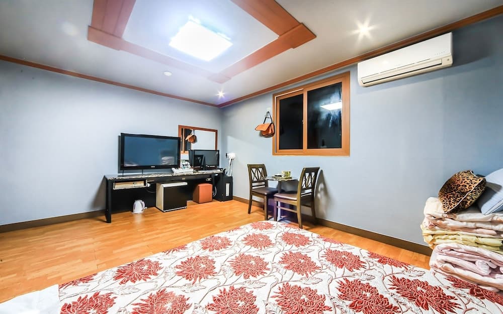 Geojedo Gohyeon Manhattan