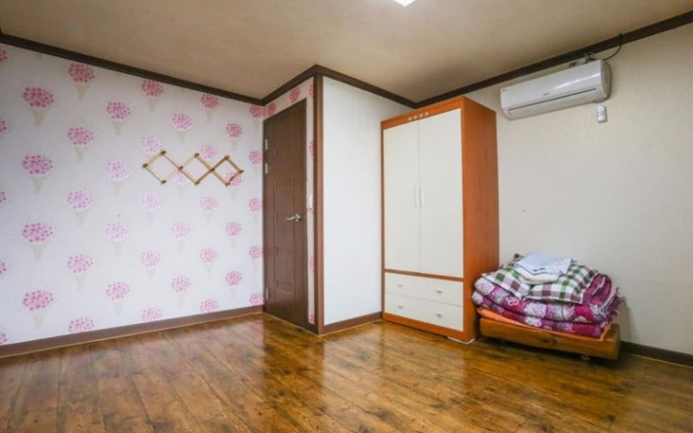 Andong Horse Park Pension