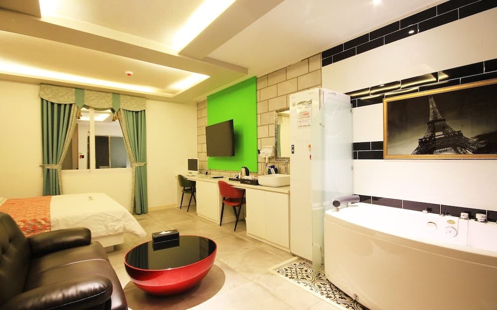 Naju Trump Self Check-in Motel