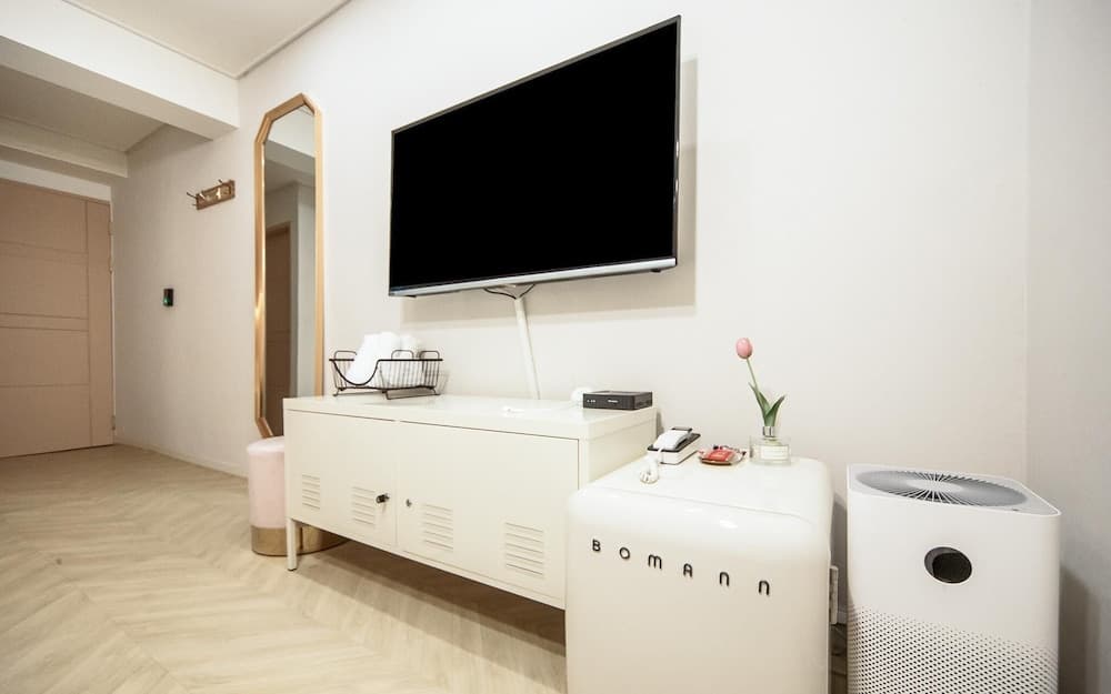 Jeonju Deokjindong Moment 708