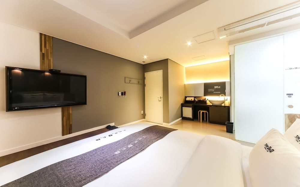 Changwon Buk-myeon The B and B Hotel