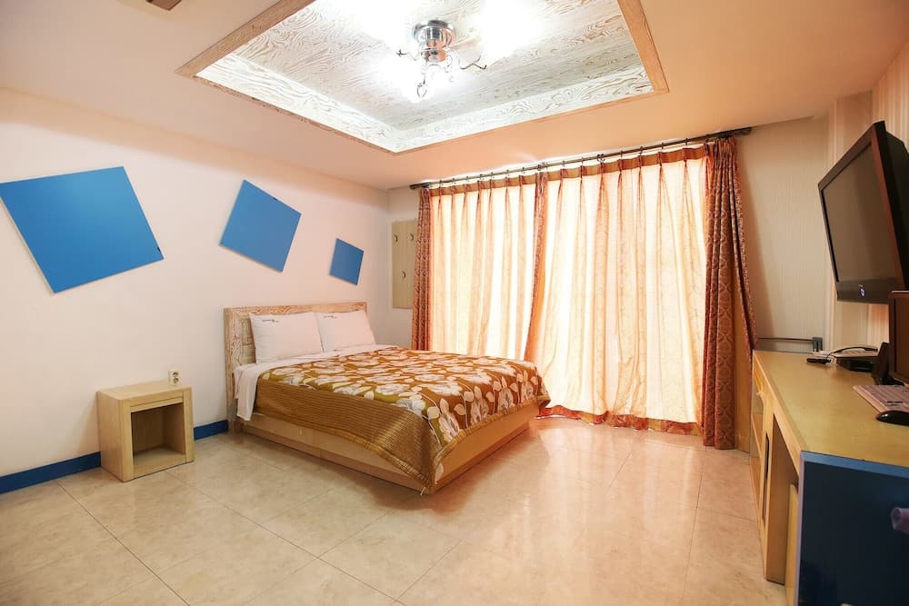 Taean Su Beach Castle