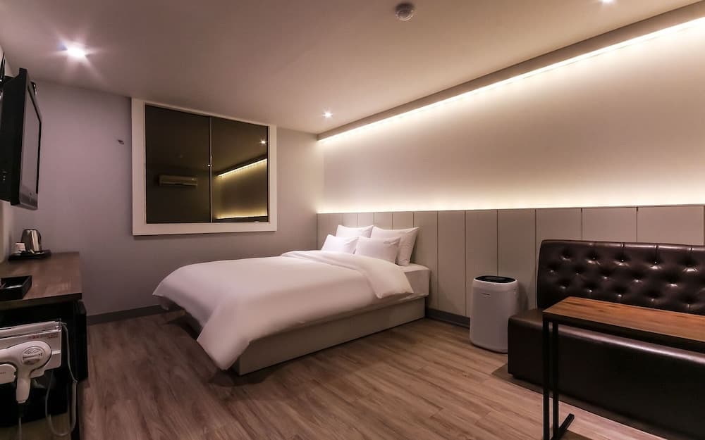 Ulsan Sinjeong-dong Marilyn