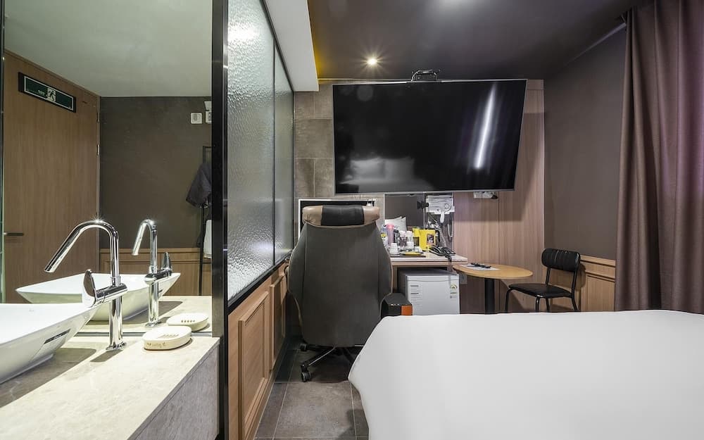 Daejeon Sintanjin Hotel Wol