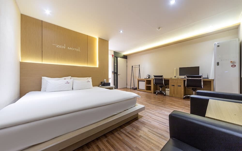 Changwon Jinhae Yongwon Zen