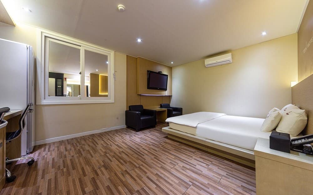 Changwon Jinhae Yongwon Zen