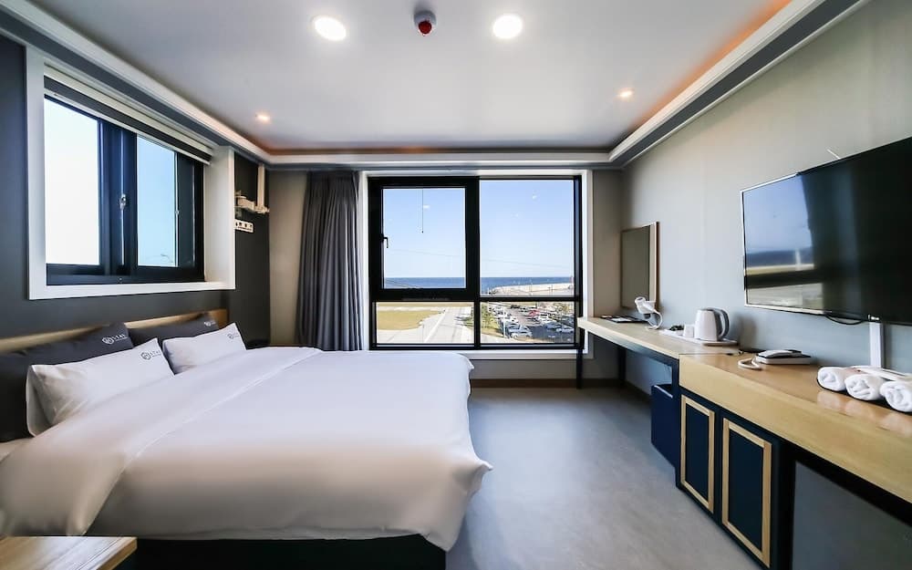 Yeongdeok Ganggu Port Stay