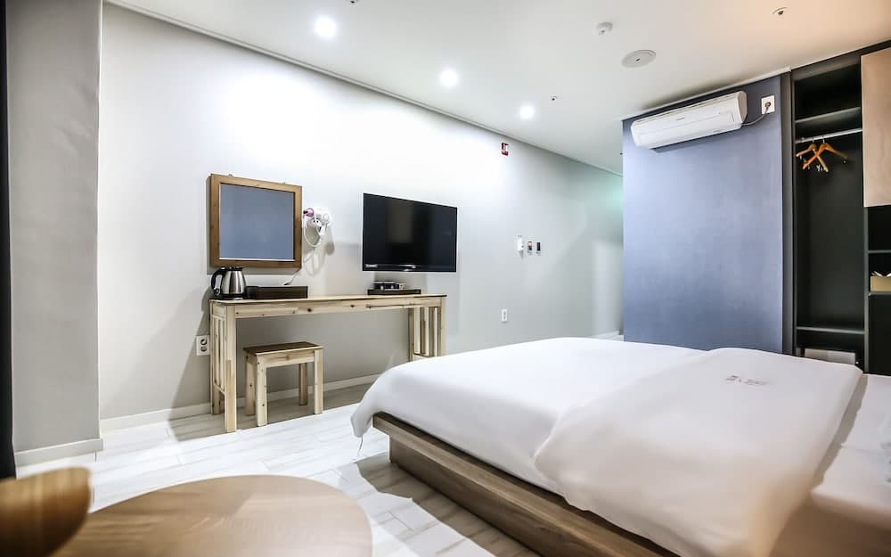 Eumseong Chungbukyeoksindosi H Motel