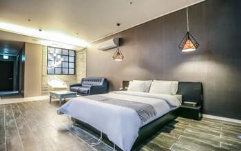 Eumseong Chungbukyeoksindosi H Motel