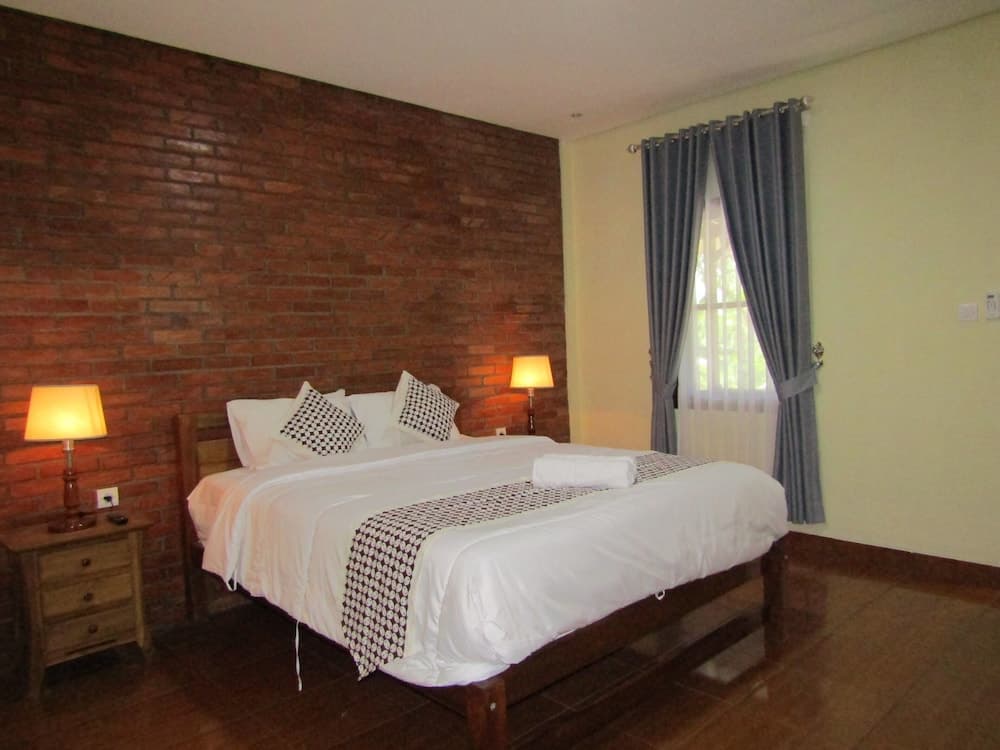 Nia Maretta House Syariah