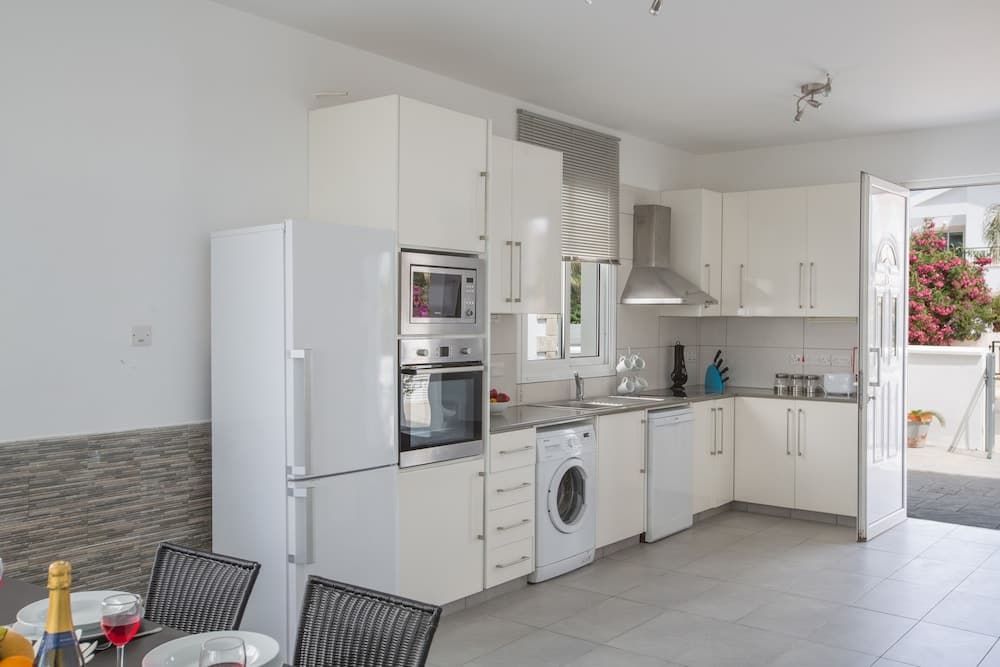 Villa Suri, Luxury Seafront Villa