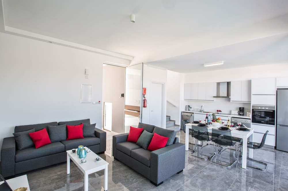 Villa Prol25, Beautiful 2bdr Protaras Villa With Pool, Close to Fig Tree Bay