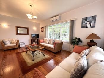 Seagaze Beach House is Perfect for Family, a few Steps to the Beach