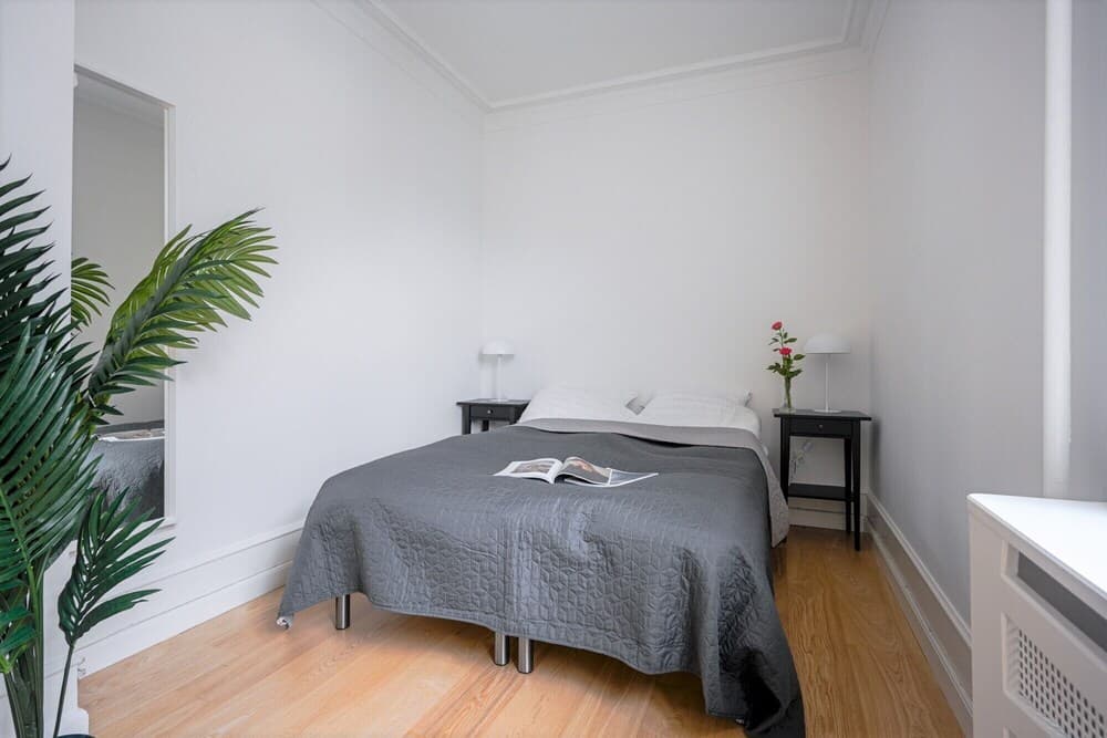 Sanders Merchant - Dreamy 3-bdr Apt w Terrace