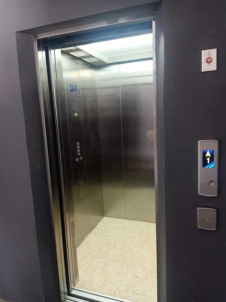 Djuragan Kamar Gunung Anyar