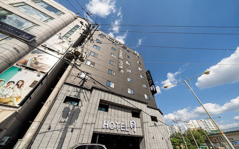 hotel image