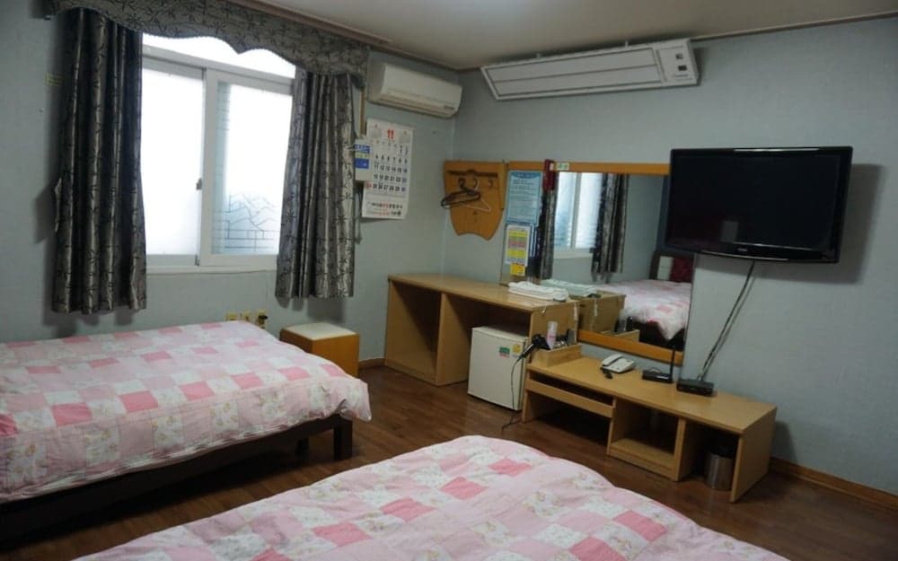 Taean Shinjindo Beach Condo Motel