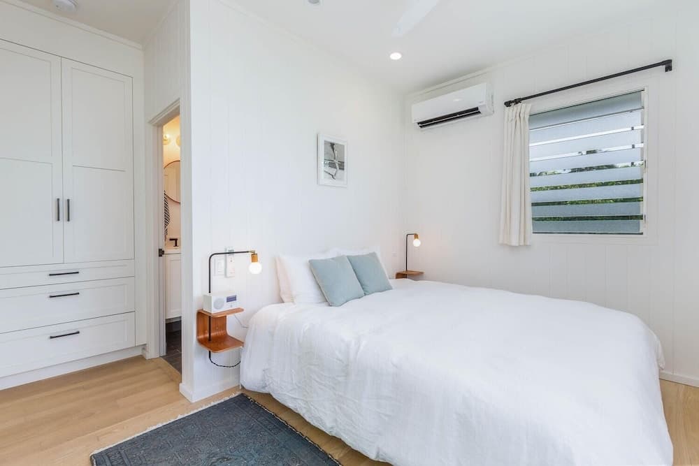 Hanalei Beach House 5 Bedroom Home by RedAwning