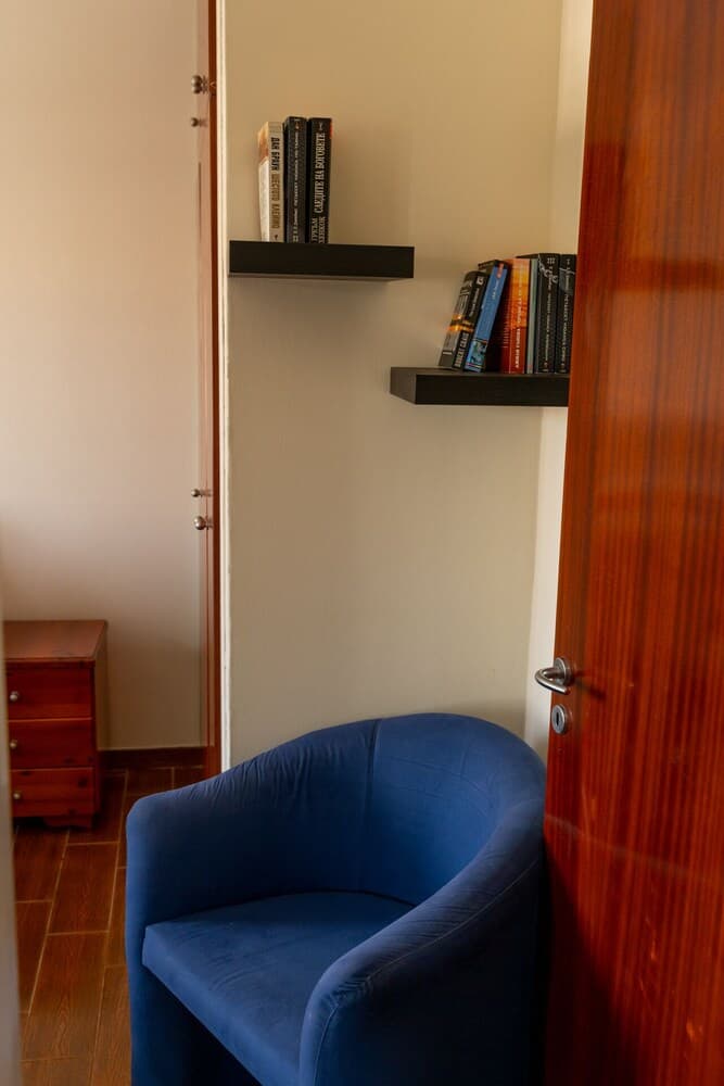 Gold Feathers Apartment By STAY BnB