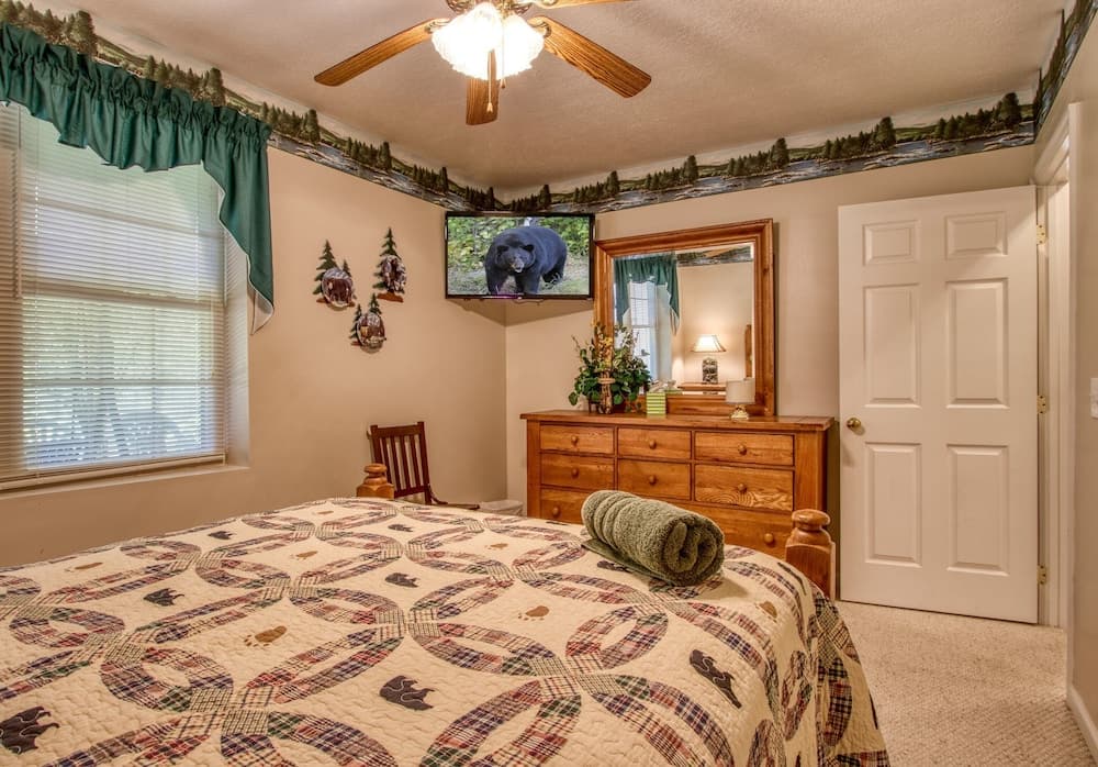 Bluebird's Song by HoneyBearCabins