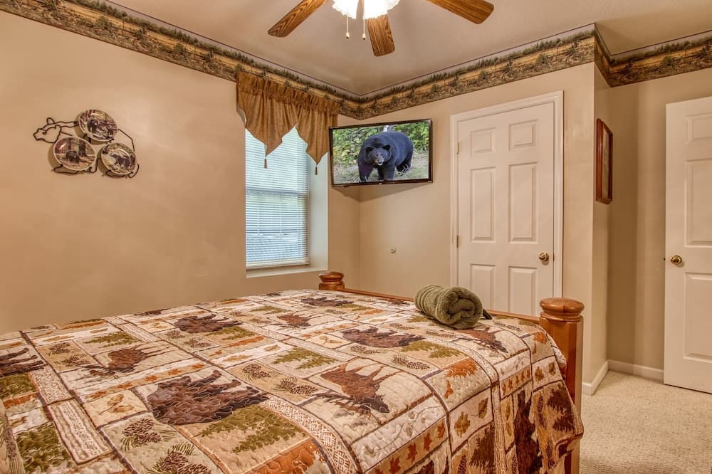 Bluebird's Song by HoneyBearCabins