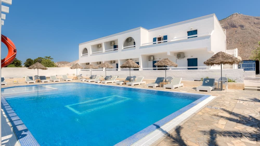 Andreas Studio Perissa in Santorini