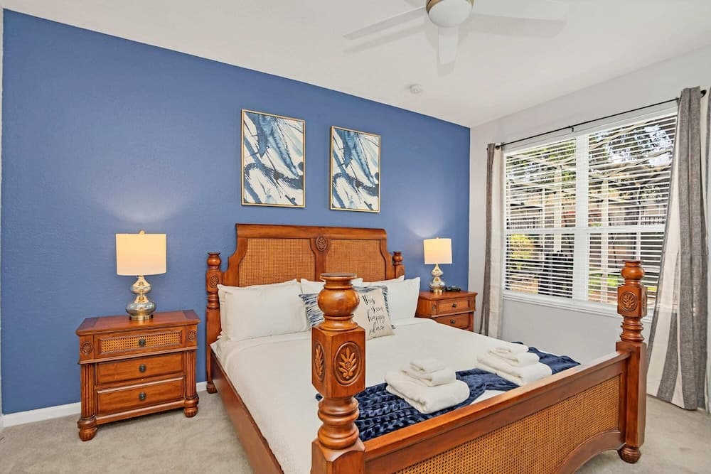 Vibrant Home With Spacious Pool Home and Free Waterpark! #5wh723