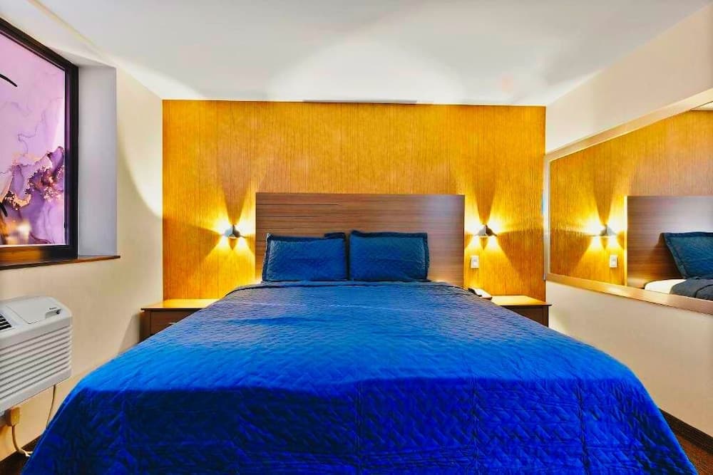 Casa Blanca Hotel Brooklyn