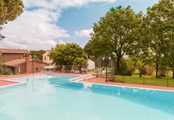 Rosemary apt With Shared Pool Family fun
