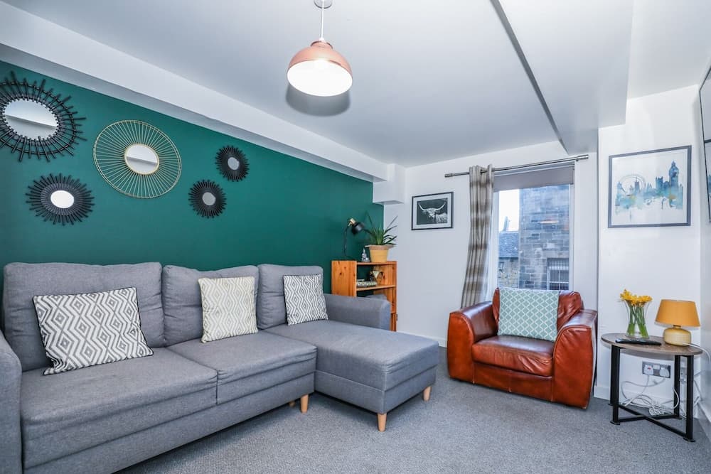 Winter Break in Old Town Apartment Near Castle