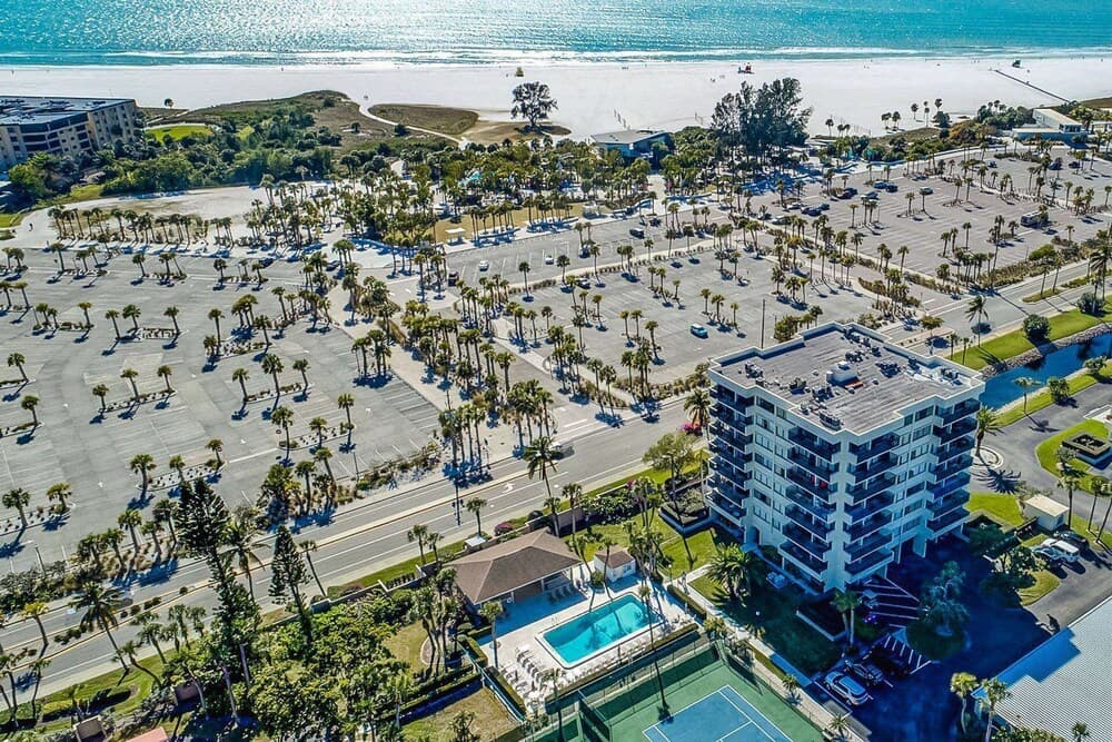 Our House at the Beach -east, 5th FL