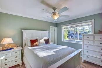 Peacock Bungalow - Right