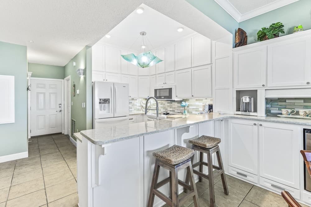 Windemere  Beachfront Condo 1503