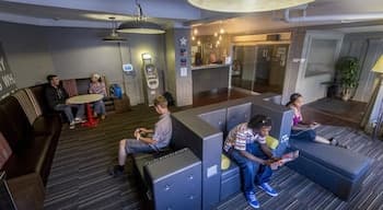 Ansonia Hotel - Hostel