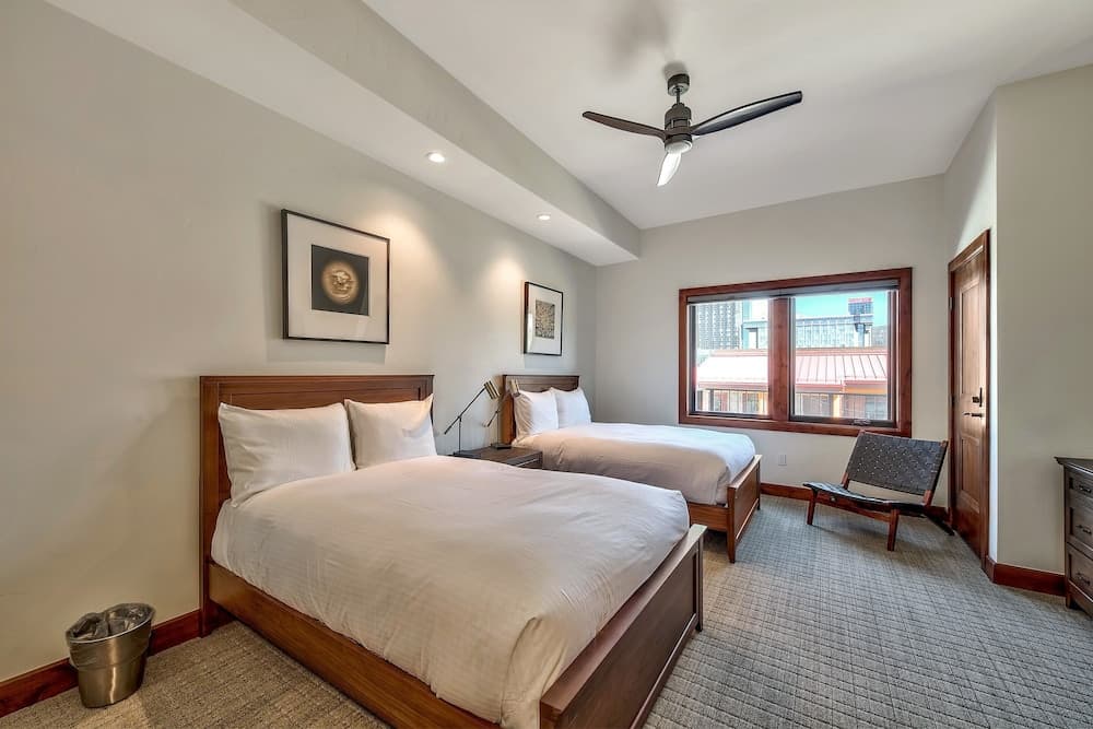 Luxury Three Bedroom Residence steps from Heavenly Village by RedAwning