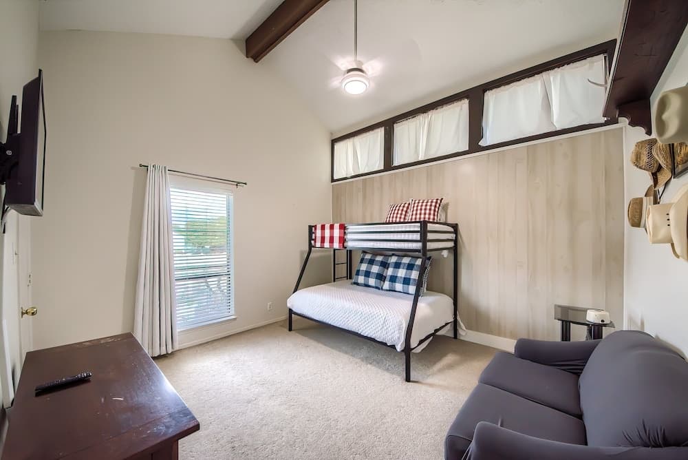 Big Tree View Tbm 112 2 Bedroom Condo by RedAwning