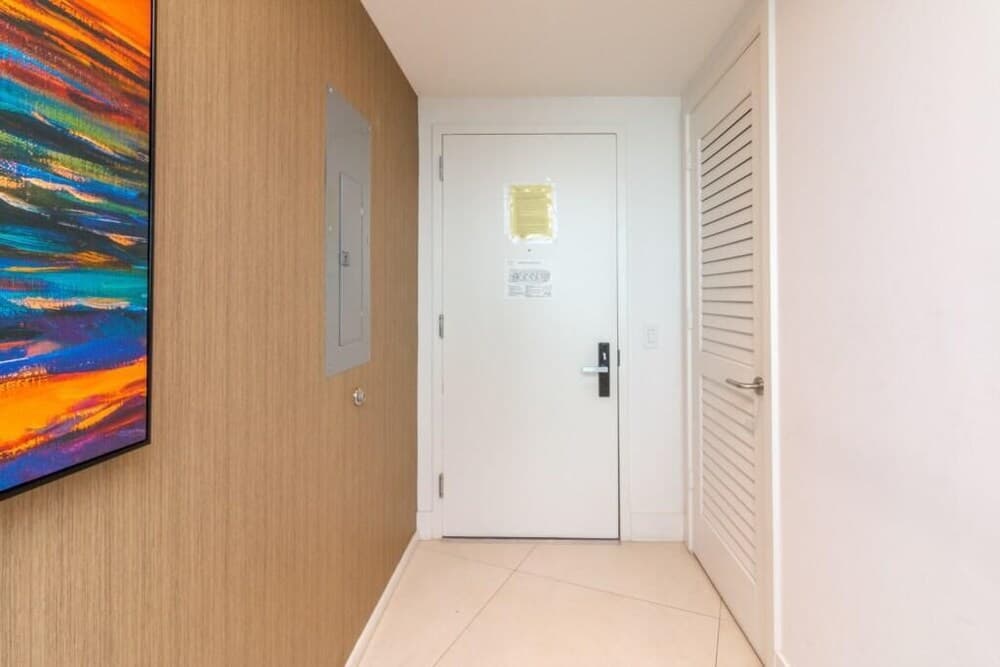 Hyde Beach Luxury -resort 1 Bedroom Apts by Redawning