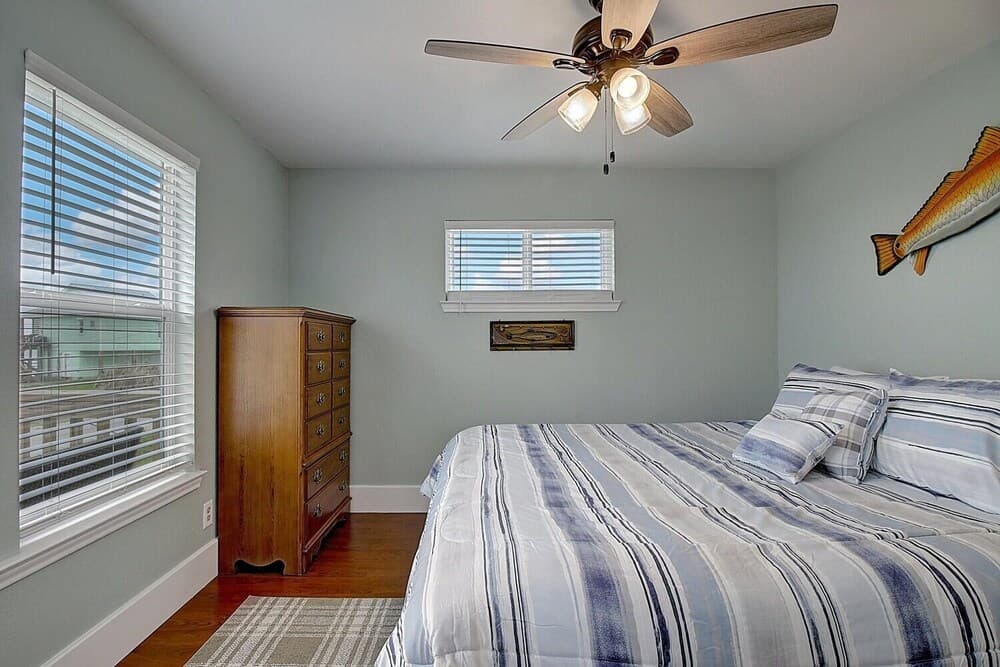 Flagship Home in Copano Bay by Redawning