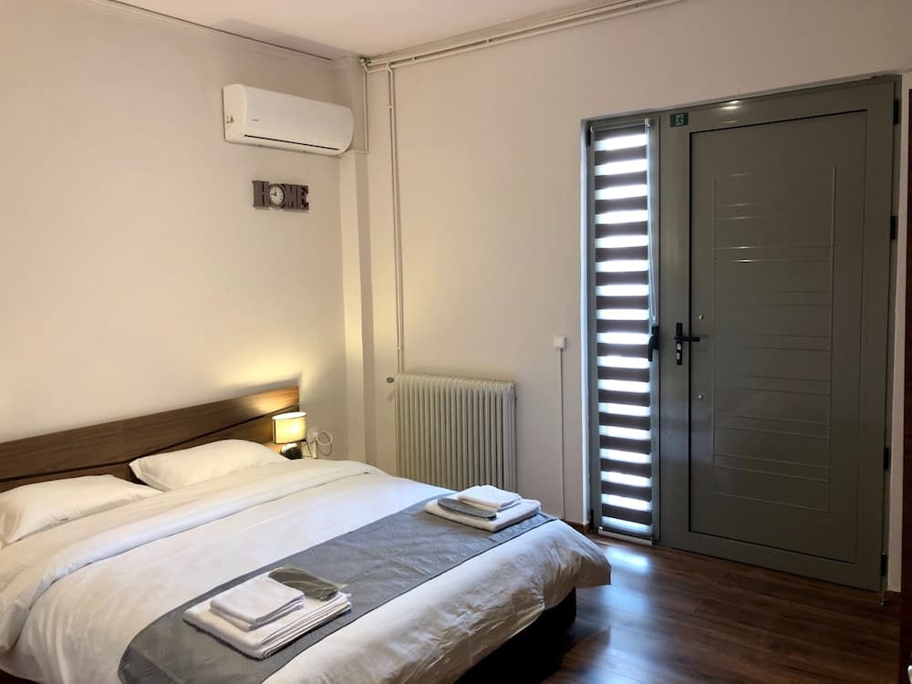 Lemon Tree Suites Near ATH Airport