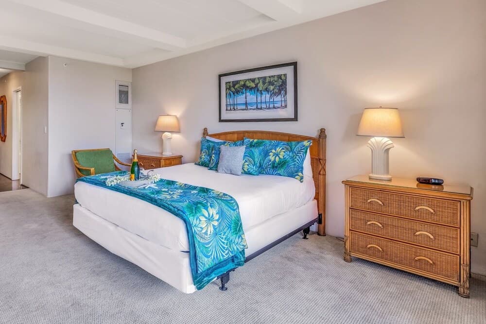 Whaler 6th Floor Oceanview Studio 0 Bedroom Condo by Redawning