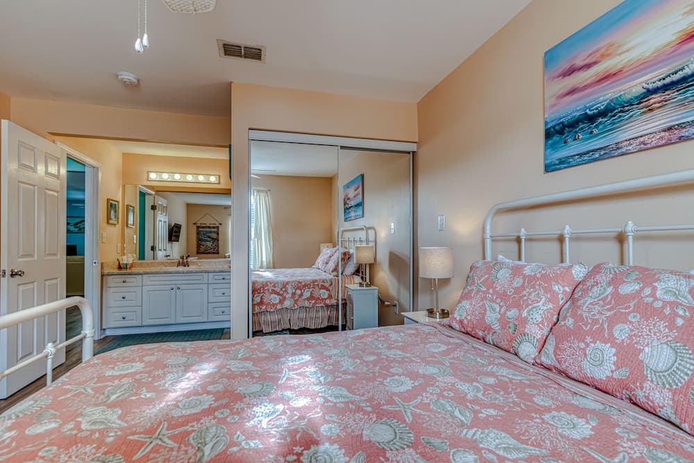 Alabama Sands Unit 2 2 Bedroom Condo by RedAwning