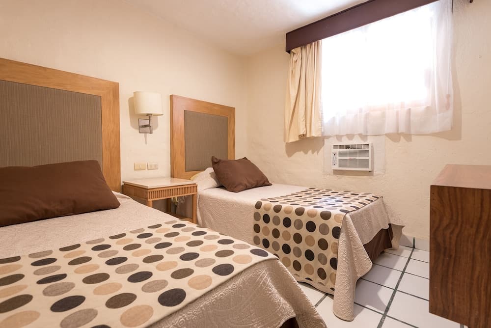 Villa Facing the Beach in a Large Terrace 7 Pools, Tennis Courts, 247 Security